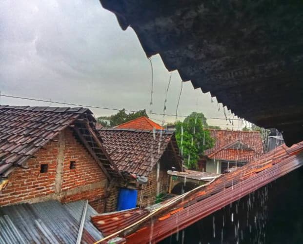 BMKG Prakirakan Hujan Ringan Guyur Sebagian Wilayah Jakarta Malam Ini