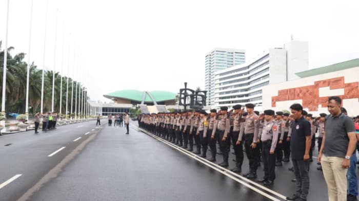 Ratusan Personel Disiagakan Amankan Aksi KSPI di DPR