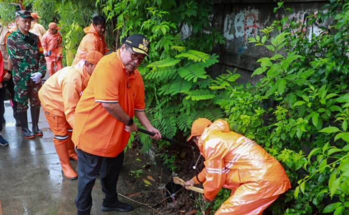 Rano Karno Tinjau Gerakan “Jaga Jakarta Bersih” di Cempaka Putih