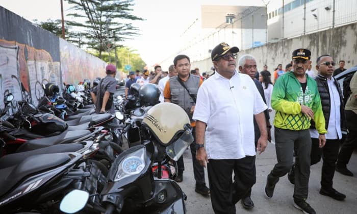 Rano Karno Pimpin Penertiban Parkir Liar di Lebak Bulus