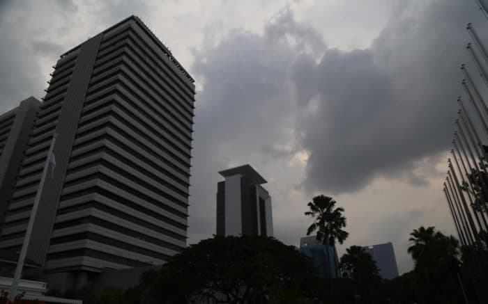 BMKG: Jakarta Diprediksi Berawan Tebal dan Hujan Ringan Sepanjang Hari Ini