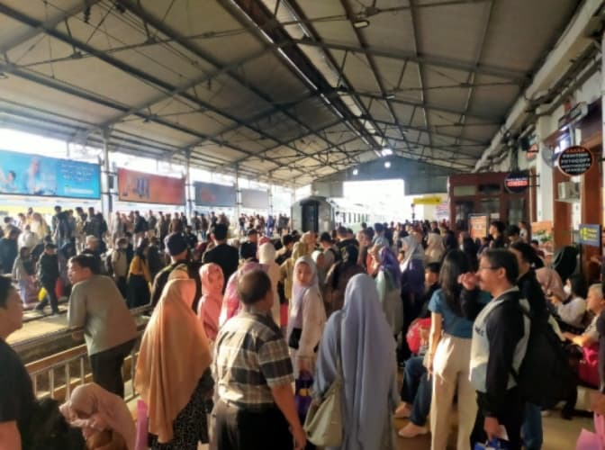 Antisipasi Mobilitas Warga, KAJJ Tambah Pemberhentian di Stasiun Jatinegara